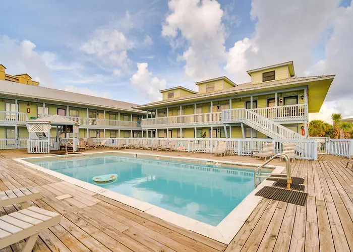 W/ Pool: Walk To Beaches! Holiday home Gulf Shores
